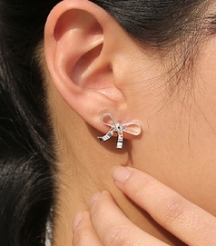 common-unique-耳環<br>커먼유니크-[JEWELRY] HARY RIBBON STUD EARRING