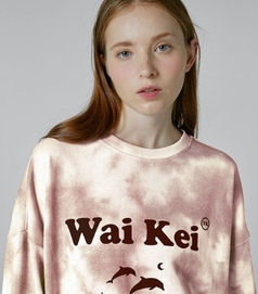 WaiKei-衛衣<br>와이케이-스테디 로고 타이다이 맨투맨 더스트핑크